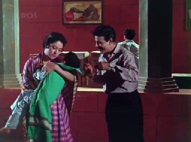 Jamuna pays Kapoor to kidnap Mohan