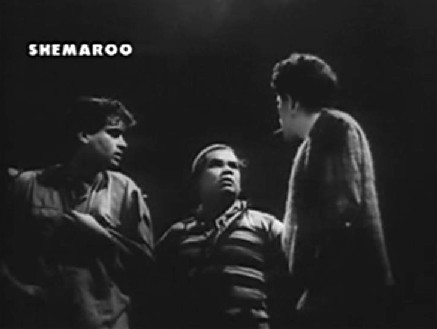 Kalu gives Ramu and Bholu their orders Kalu gives Ramu and Bholu their orders