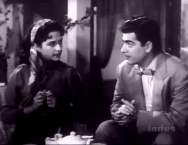 BIna gives Ajit the cold shoulder