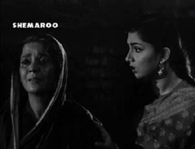 Meeta moves in with Anand's mother Meeta moves in with Anand's mother