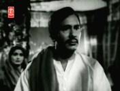 Ratan tries to placate Daulatram