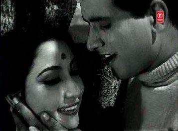 Manoj Kumar and Mala Sinha in Hariyali aur Raasta