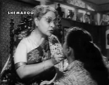 Granny gives Sonia a makeover