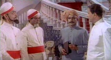 Vijay's pa and pal turn up in disguise