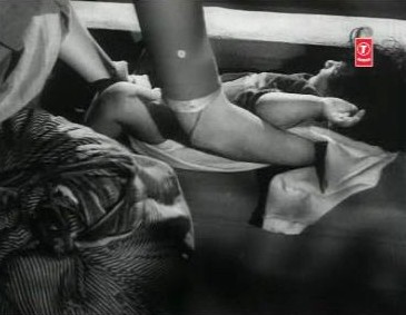 Manorama leaves Munni on a doorstep Manorama leaves Munni on a doorstep