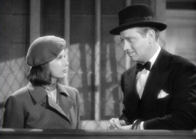 Leon falls for Ninotchka