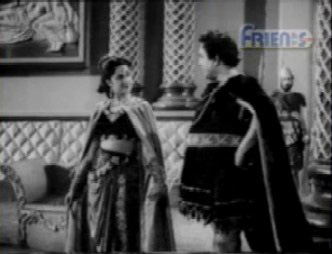 The king agrees to let Juhi have a go at capturing Aadil The king agrees to let Juhi have a go at capturing Aadil