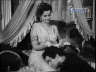 Juhi cuts off a drugged Aadil's hair Juhi cuts off a drugged Aadil's hair