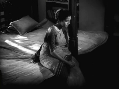 A lonely Anuradha waits for Nirmal to notice her... A lonely Anuradha waits for Nirmal to notice her...