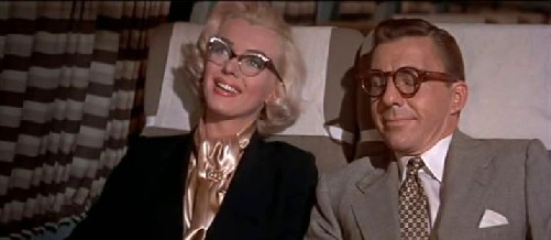 Pola gets chummy with Denmark