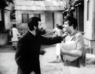 Bhootnath arrives in Calcutta and meets Masterji