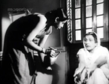 The Badi bahu washing her hands