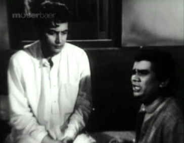 Bansi passes on a message to Bhootnath