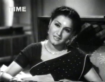 Lata reads out her fan mail to Basanti Lata reads out her fan mail to Basanti