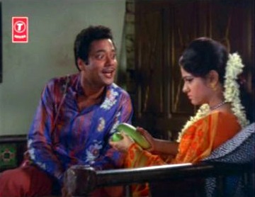 Jagdeep and Aruna Irani in Ek Nari Ek Brahmachari