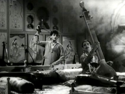 Baiju arrives at Tansen's haveli to slay him