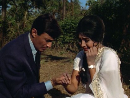 Shalu's ring is snatched