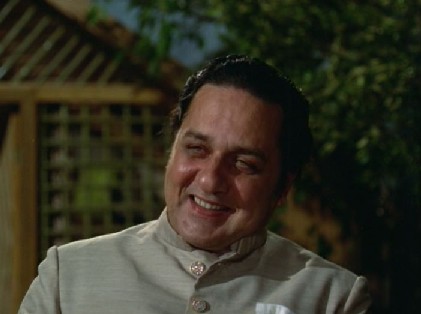 Vishamberdas offers Vinay a job