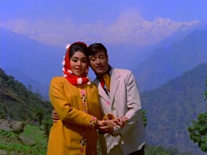 The lovely Vyjyantimala - in a ghastly sari