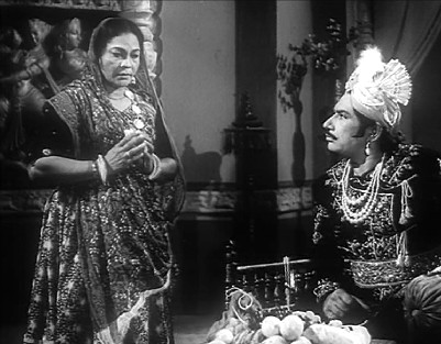 The king summons the midwife