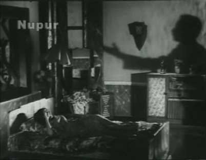 Sarita sees a 'ghost'