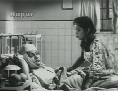 Seema consoles an injured Bholu