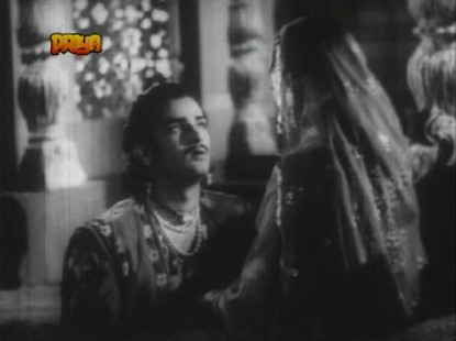 Gul Mirza comes to meet Meherbano