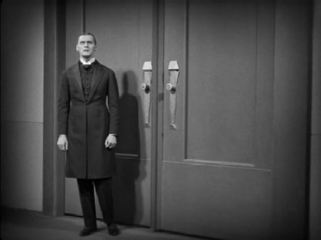 The Thin Man is deputed to spy on Freder