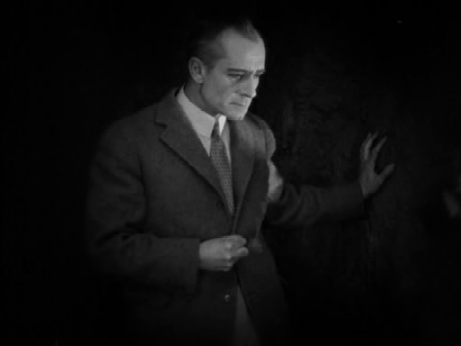 Fredersen has a premonition...