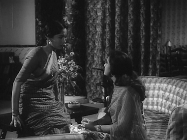 Ratna confesses to Kavita