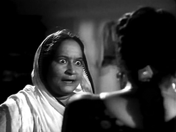 A furious ma rails at Gopi