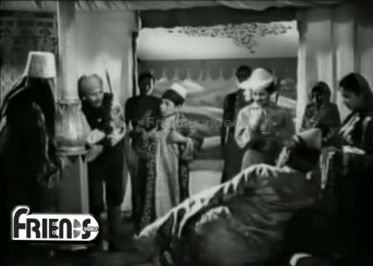 A wounded Murad, Hassan, and Para are brought before the wazir