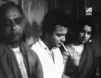 Manju approaches Rajat for help