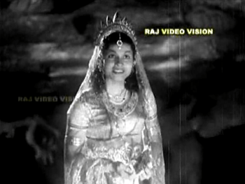 An apparition gives Ramu some advice