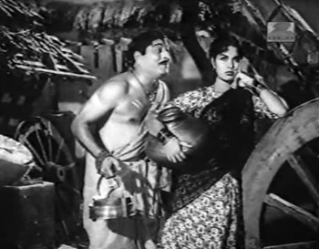 Banwaari tries to get fresh with Basanti