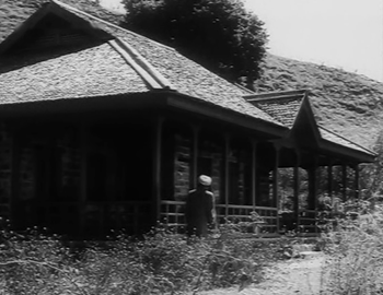 Amar arrives at a deserted house