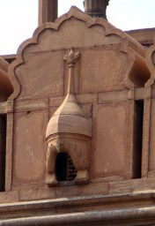 A damaaga at Red Fort