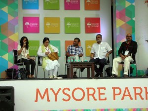 Sharmishtha Guptoo, Nasreen Munni Kabir, MK Raghavendra, Sidharth Bhatia and Baradwaj Rangan in a panel discussion on cinema writing