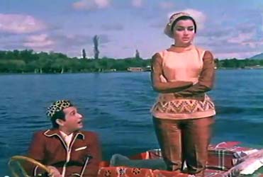 Hue hain tumpe aashiq hum, from Mere Sanam