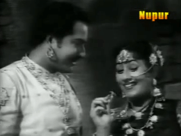 A 'dancer' wins a ring from the prince of Satnapur