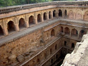 A view of Rajon ki Baoli.