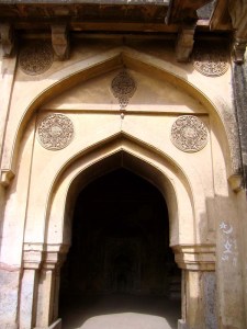 The main doorway to the mosque at Rajon ki Baoli.
