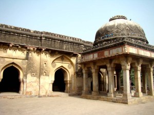 The mosque at Rajon ki Baoli, and the tomb of Khwaja Mohammad.