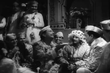 Mera yaar bana hai dulha, from Chaudhvin ka Chaand