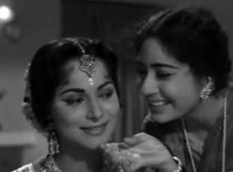 Waheeda Rehman and Chand Usmani in Shagoon