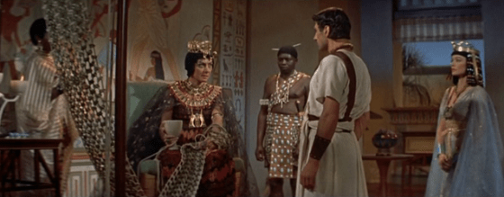 Queen Taia questions Sinuhe