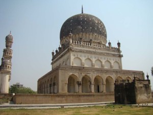 The tomb of Hayat Baksh Begum.