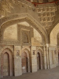 The Bada Gumbad Mosque, Lodhi Gardens: a fine example of incised plaster.