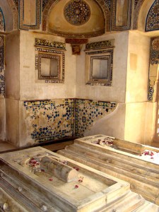 The two cenotaphs - of Jamaali and an unidentified man.