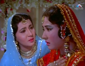 Bilquees gives Zeenat some devastating news